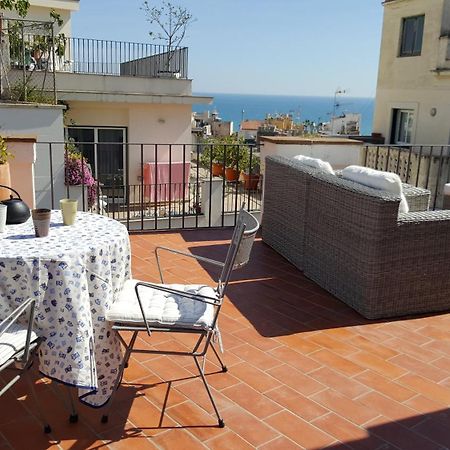 The Sky Attic Apartment سيدجيس المظهر الخارجي الصورة