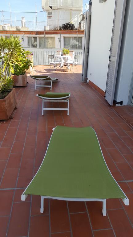 The Sky Attic Apartment سيدجيس المظهر الخارجي الصورة