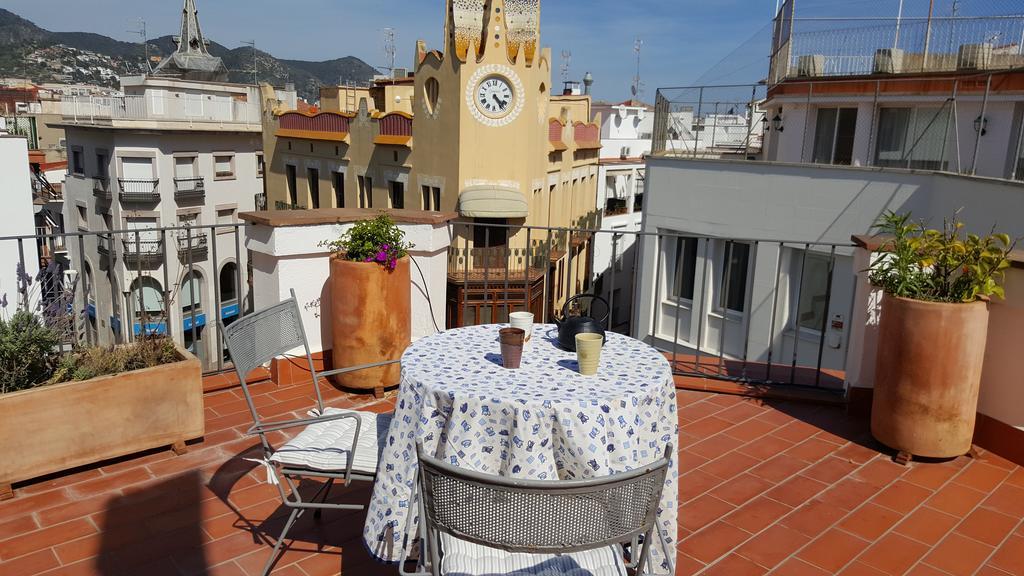 The Sky Attic Apartment سيدجيس المظهر الخارجي الصورة