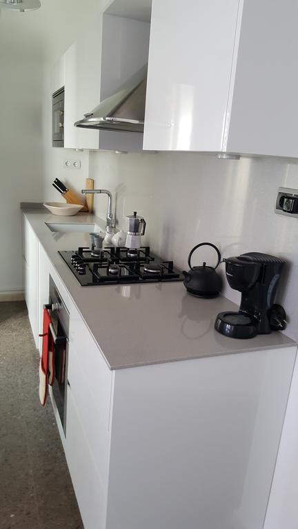 The Sky Attic Apartment سيدجيس المظهر الخارجي الصورة