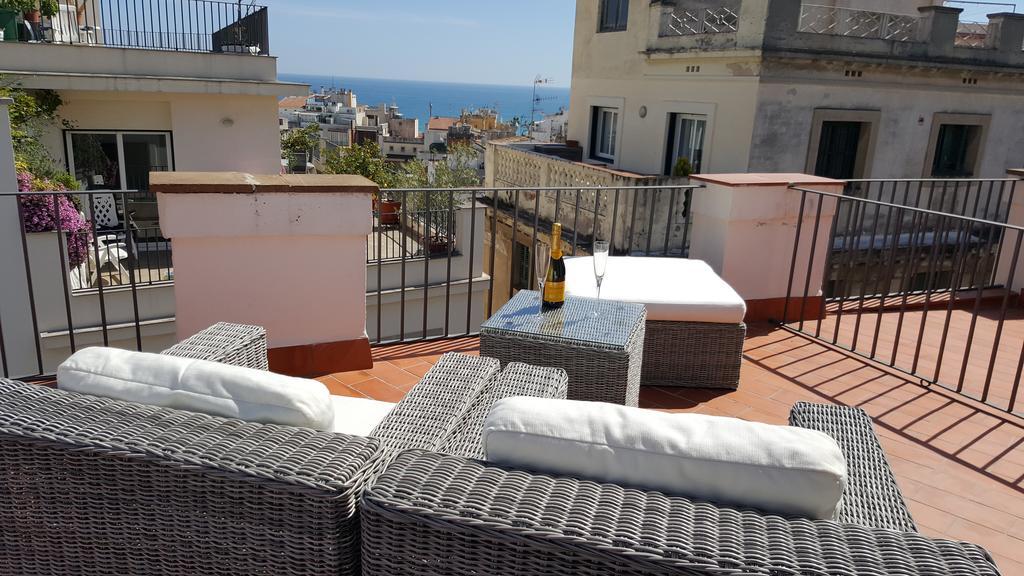 The Sky Attic Apartment سيدجيس المظهر الخارجي الصورة