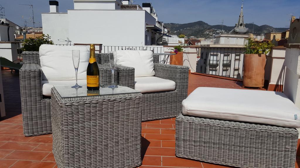 The Sky Attic Apartment سيدجيس المظهر الخارجي الصورة