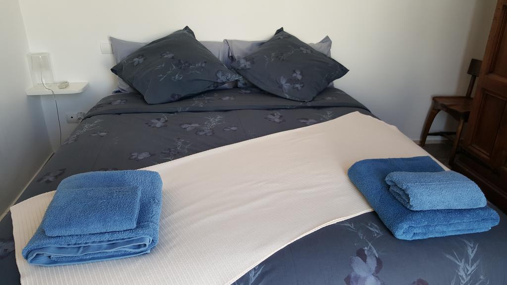 The Sky Attic Apartment سيدجيس المظهر الخارجي الصورة