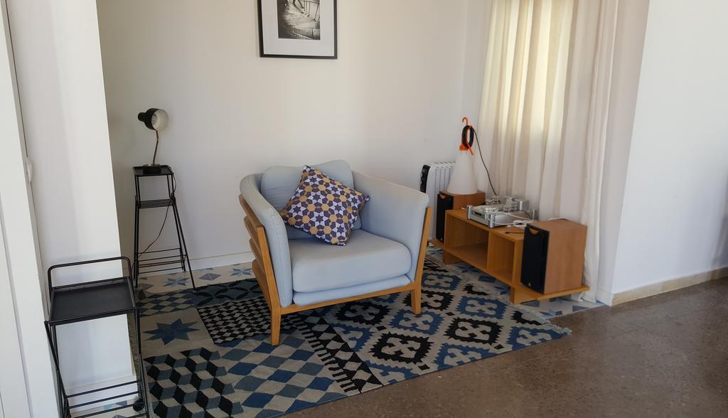 The Sky Attic Apartment سيدجيس المظهر الخارجي الصورة