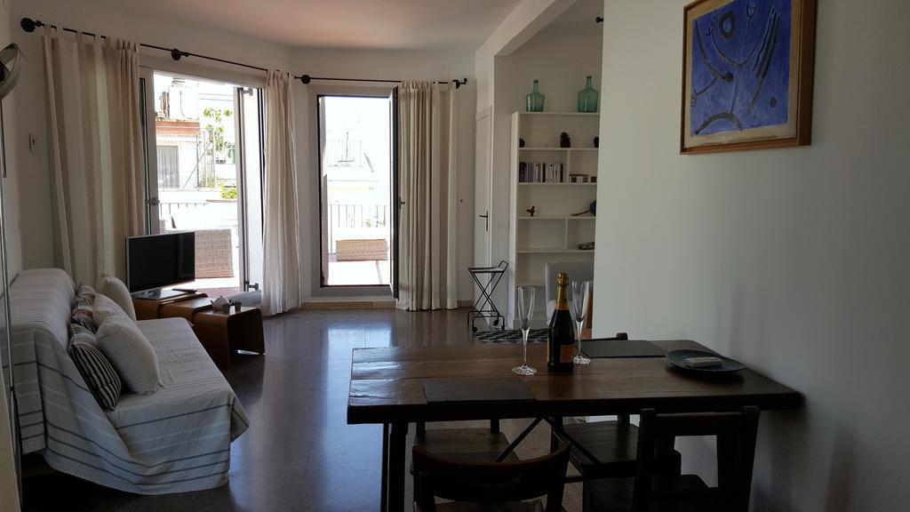 The Sky Attic Apartment سيدجيس المظهر الخارجي الصورة
