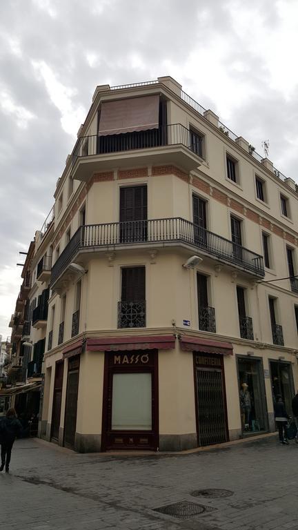 The Sky Attic Apartment سيدجيس المظهر الخارجي الصورة